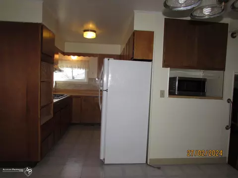 Kitchen - 8440 E Bristol #HOUSE & POLE BARN, Davison, MI 48423 photo 3 of 4