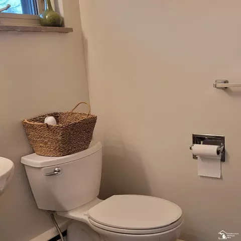 Bath - 1349 Smith, Temperance, MI 48182 photo 1 of 3