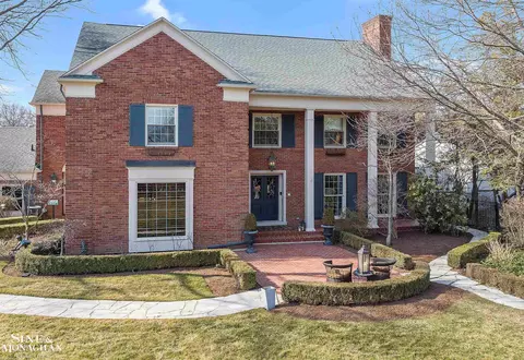 835 Lake Shore Rd, Grosse Pointe Shores, MI 48236