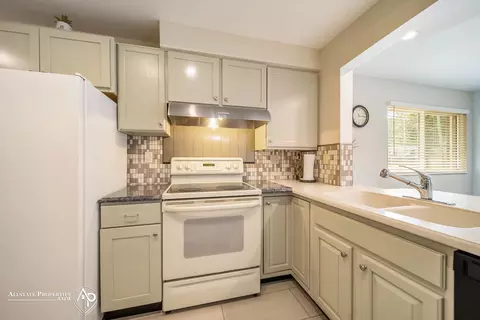 Kitchen - 1238 Anzio, Flint, MI 48507 photo 5 of 6