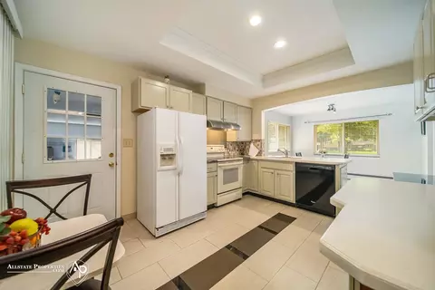Kitchen - 1238 Anzio, Flint, MI 48507 photo 3 of 6