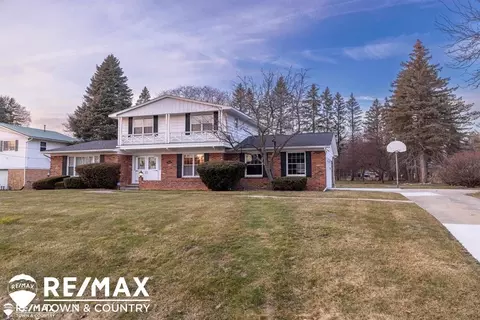 6064 Mapleridge, Flint, MI 48532