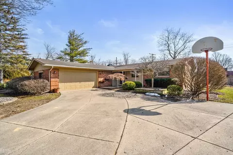 33705 James, Farmington, MI 48335