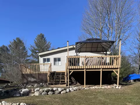 1040 Rivers Ter, Gladwin, MI 48624