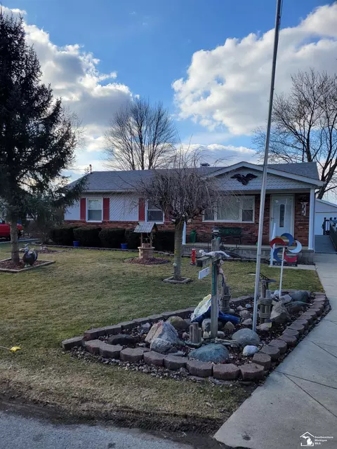 15813 Virginia Ct, Monroe, MI 48161
