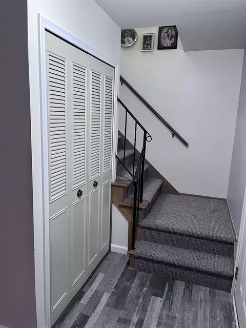Entry Way - 1090 Cabot, Flint, MI 48532 photo 1 of 2