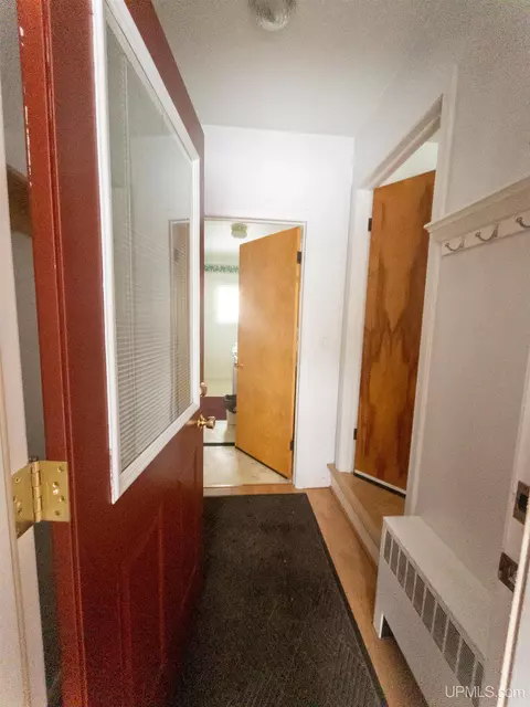 Entry Way - 1632 Sand Pt, Munising, MI 49862 photo 2 of 2