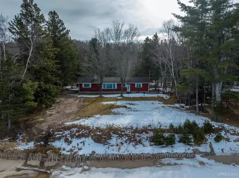 View/Area - 1632 Sand Pt, Munising, MI 49862 photo 3 of 5