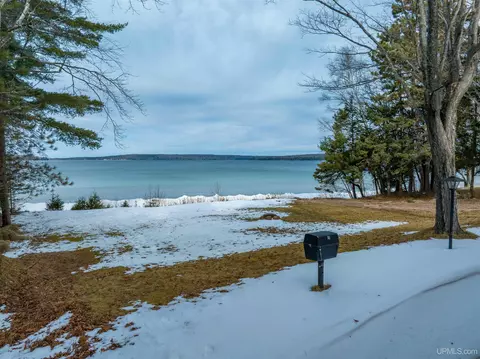 View/Area - 1632 Sand Pt, Munising, MI 49862 photo 2 of 5
