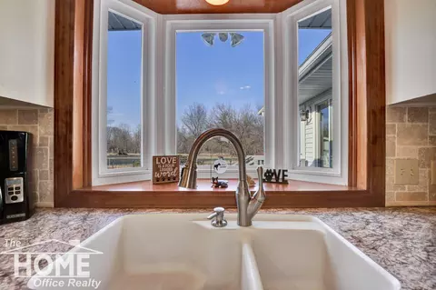 Kitchen - 820 Riverlane, Owosso, MI 48867 photo 5 of 5