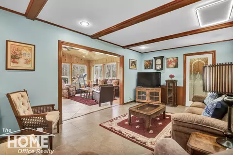 Living - 820 Riverlane, Owosso, MI 48867 photo 1 of 5