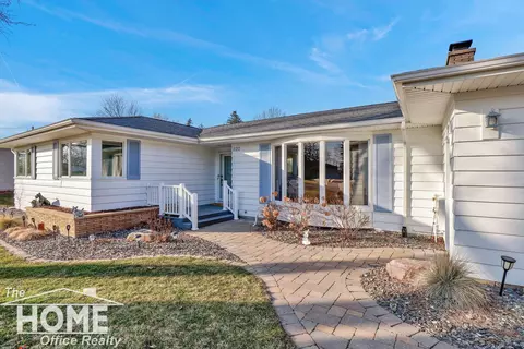 Exterior - 820 Riverlane, Owosso, MI 48867 photo 2 of 11