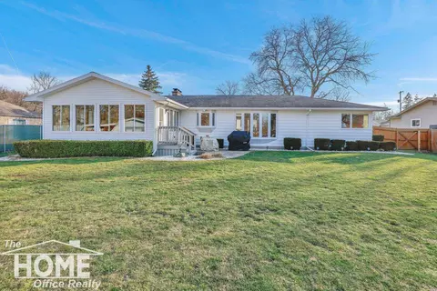 Exterior - 820 Riverlane, Owosso, MI 48867 photo 5 of 11