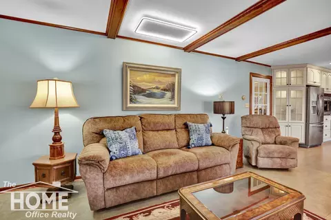 Living - 820 Riverlane, Owosso, MI 48867 photo 3 of 5