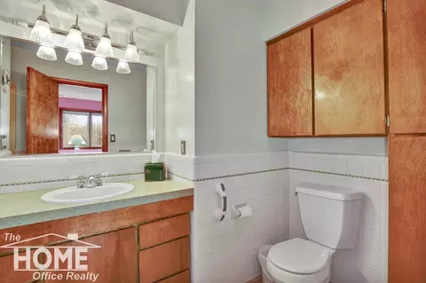 Bath - 820 Riverlane, Owosso, MI 48867 photo 2 of 2