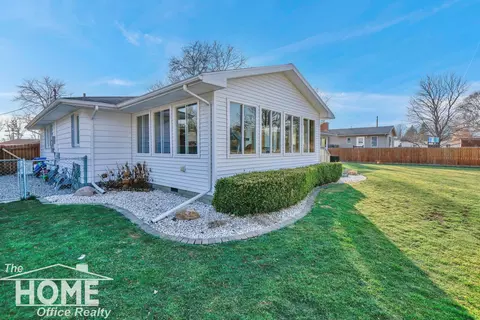 Exterior - 820 Riverlane, Owosso, MI 48867 photo 7 of 11