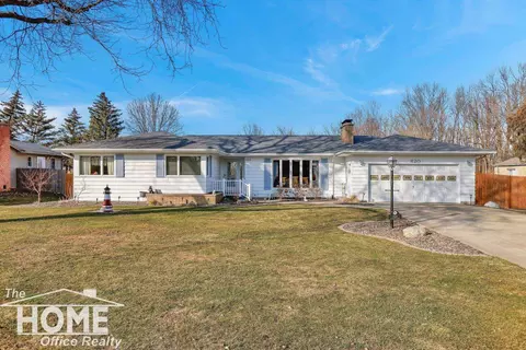 820 Riverlane, Owosso, MI 48867
