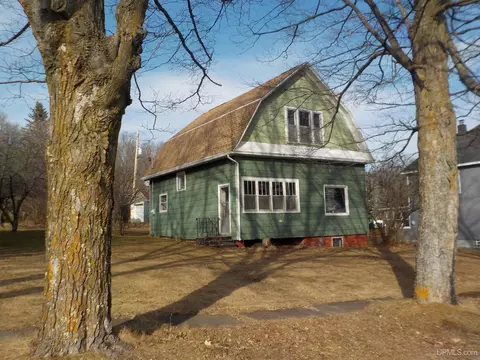 212 Fourth, Alpha, MI 49902