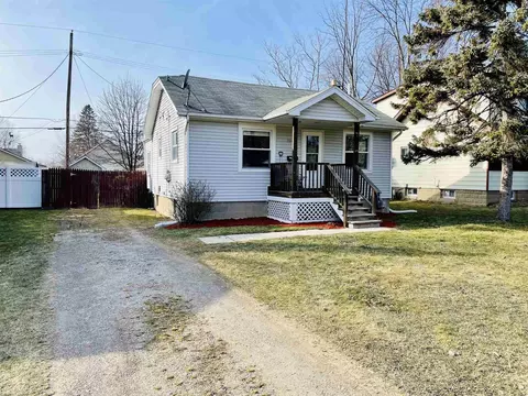 1018 Whiting, Saint Clair, MI 48079 photo 4