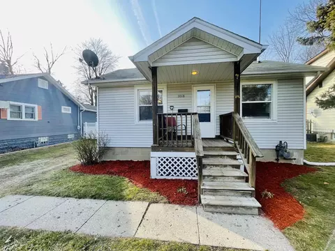 1018 Whiting, Saint Clair, MI 48079