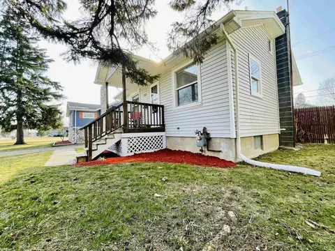 1018 Whiting, Saint Clair, MI 48079 photo 3