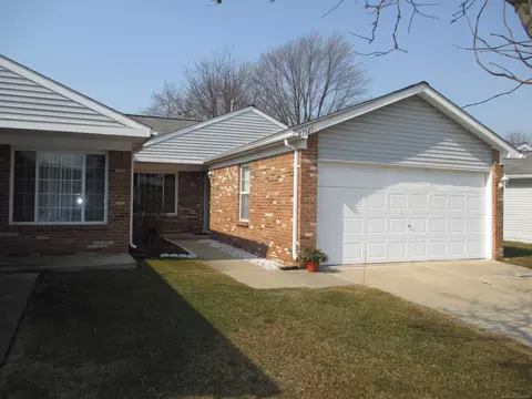 27127 Antonio # 14, Roseville, MI 48066