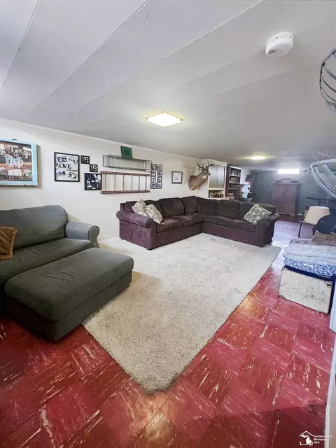 Living - 516 Donnalee, Monroe, MI 48162 photo 1 of 1