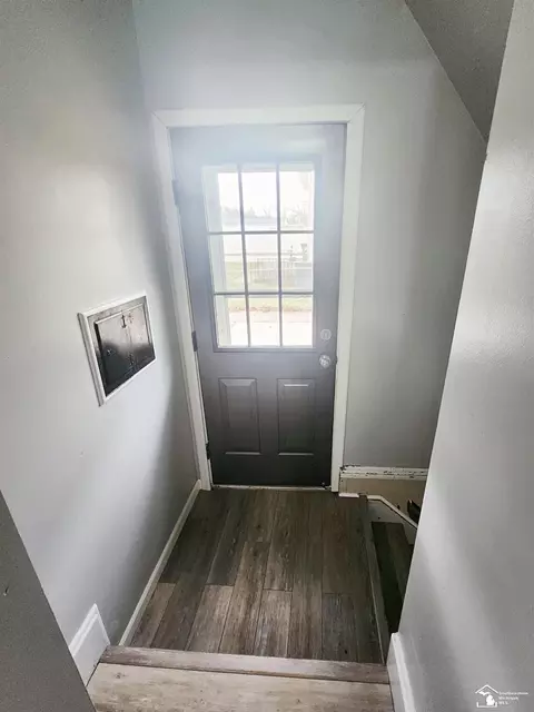 Entry Way - 516 Donnalee, Monroe, MI 48162 photo 1 of 1