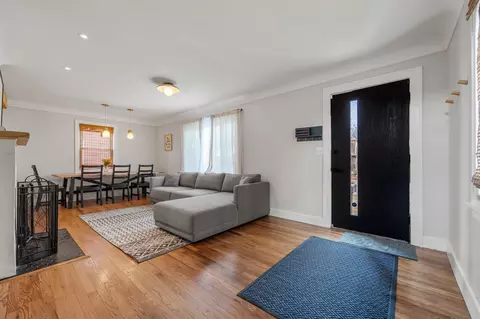 Living - 2209 Hampton, Grosse Pointe Woods, MI 48236 photo 4 of 5