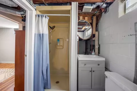 Bath - 2209 Hampton, Grosse Pointe Woods, MI 48236 photo 2 of 2