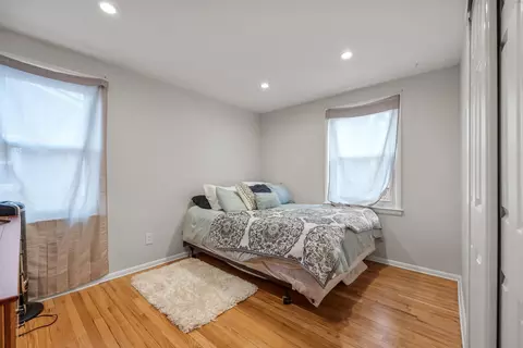 Bedroom - 2209 Hampton, Grosse Pointe Woods, MI 48236 photo 5 of 8