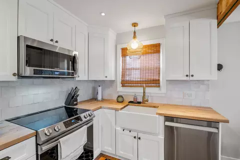 Kitchen - 2209 Hampton, Grosse Pointe Woods, MI 48236 photo 1 of 3