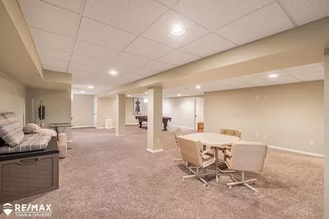 Living - 8500 Devin, Davison, MI 48423 photo 5 of 6