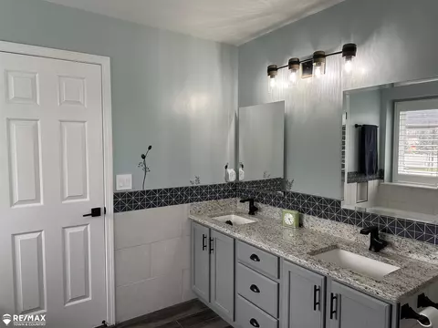 Bath - 8500 Devin, Davison, MI 48423 photo 4 of 6