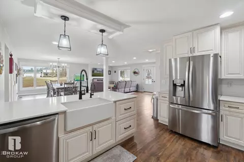 Kitchen - 10177 E Coldwater, Davison, MI 48423 photo 4 of 5