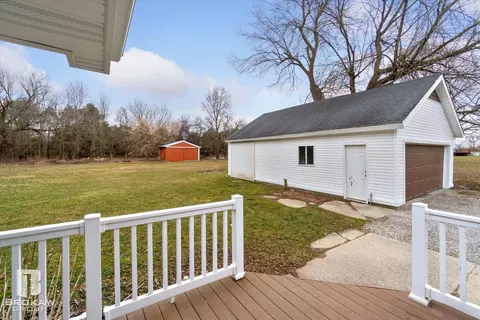 Exterior - 10177 E Coldwater, Davison, MI 48423 photo 11 of 16