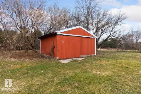Exterior - 10177 E Coldwater, Davison, MI 48423 photo 13 of 16