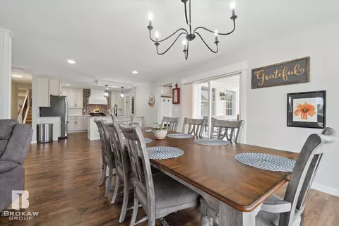 Dining - 10177 E Coldwater, Davison, MI 48423 photo 3 of 3