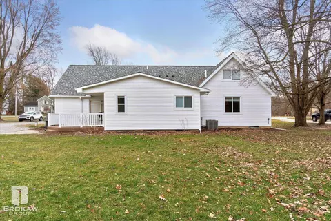 Exterior - 10177 E Coldwater, Davison, MI 48423 photo 15 of 16