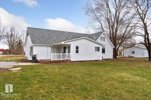 Exterior - 10177 E Coldwater, Davison, MI 48423 photo 14 of 16