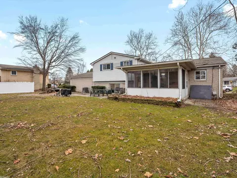 Exterior - 46347 Franks, Shelby Township, MI 48315 photo 8 of 9