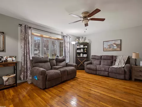 Living - 46347 Franks, Shelby Township, MI 48315 photo 2 of 4