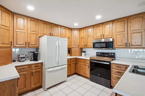 Kitchen - 2810 Cherry Grv, Harrison, MI 48625 photo 1 of 2