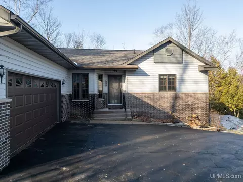 255 Birchridge, Marquette, MI 49855
