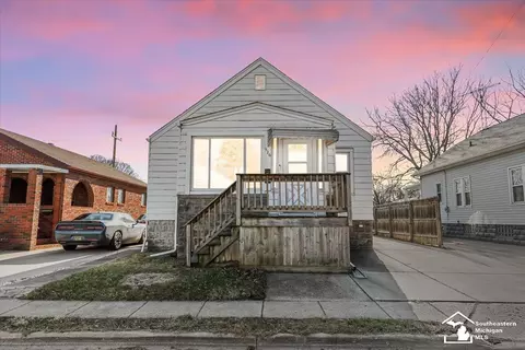 926 Kentucky, Monroe, MI 48161