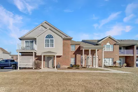 28224 S Pointe, New Baltimore, MI 48051