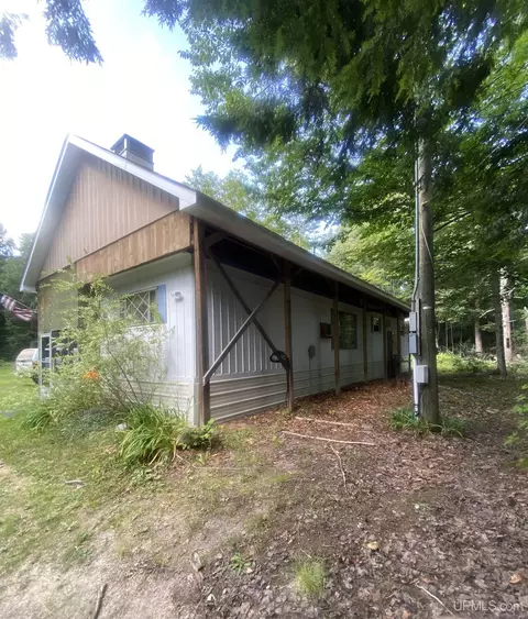 6530 Crossover, Munising, MI 49862