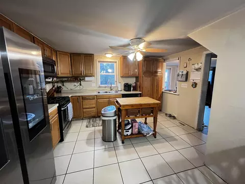 Kitchen - 1129 Mill St, Algonac, MI 48001 photo 2 of 2