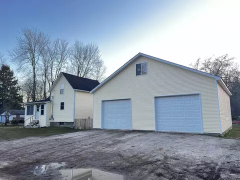 Exterior - 1129 Mill St, Algonac, MI 48001 photo 4 of 15