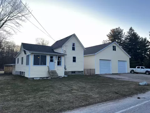 1129 Mill St, Algonac, MI 48001